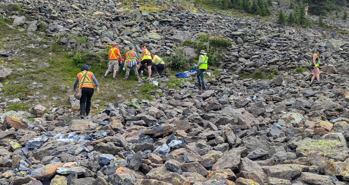 Peridot in British Columbia: Olivine, Basalt, Peridotite, and the Deep-Earth Geology Behind the Gem