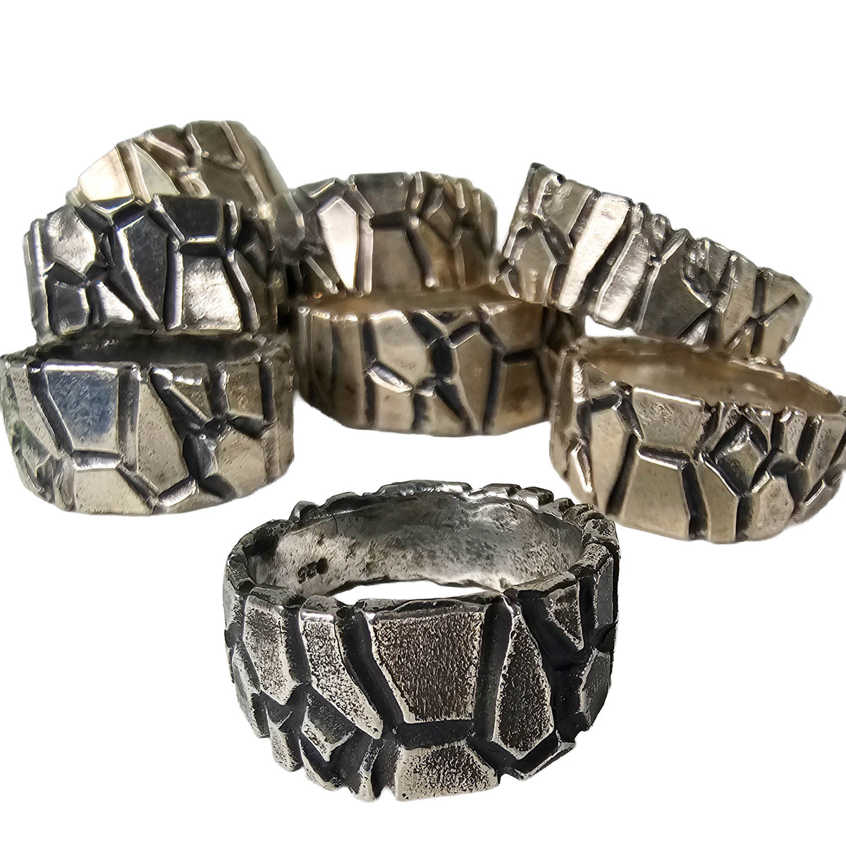 Anahit organic ring: pile of rings
