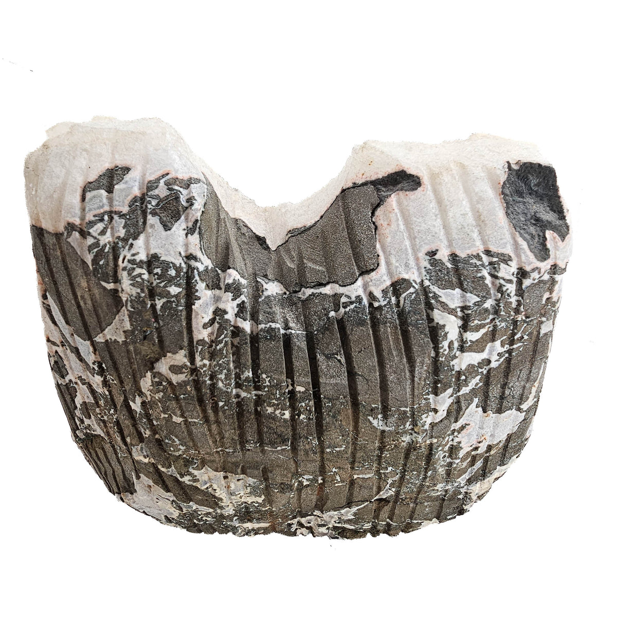 Apophyllite on quartz specimen from Maharashtra, India – back view of the ribbed basalt rind