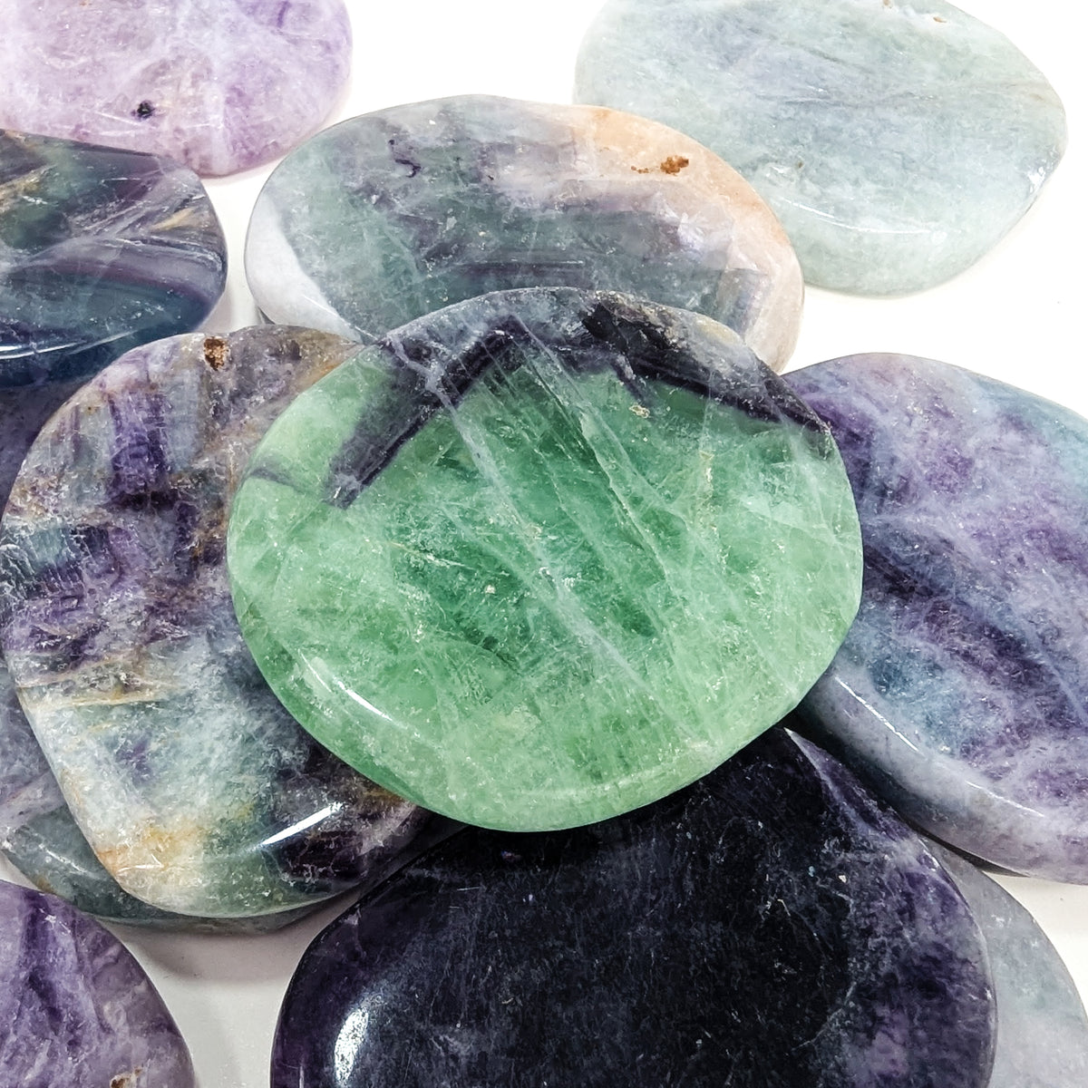 Large fluorite flat tumble from China – close-up of green stone
