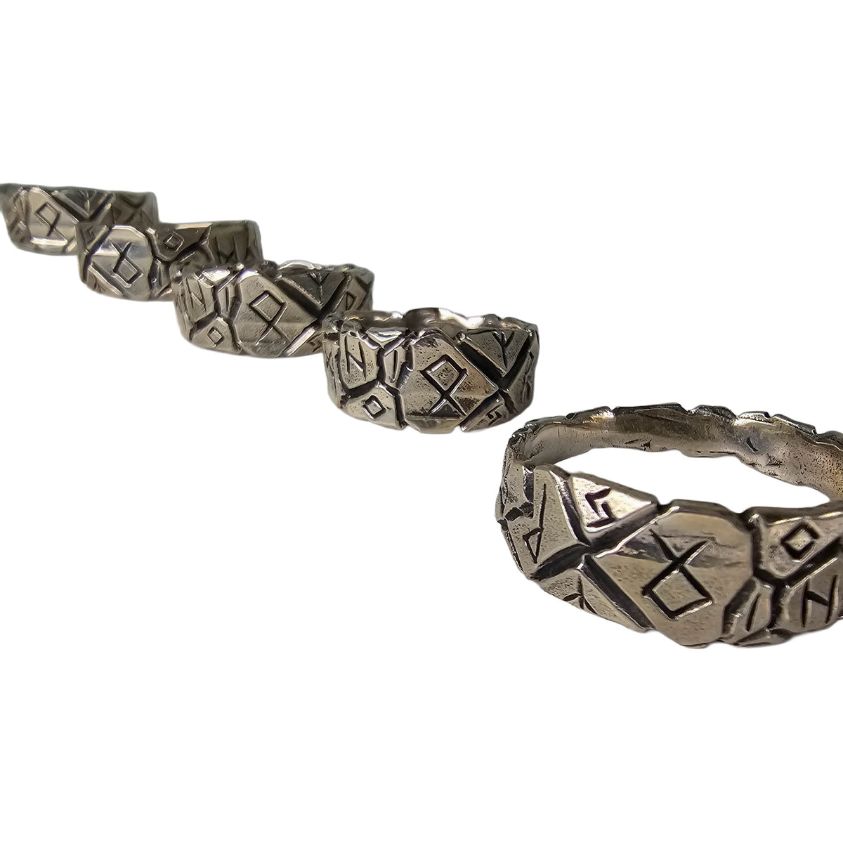 Heimdall organic ring in sterling silver (oxidized).