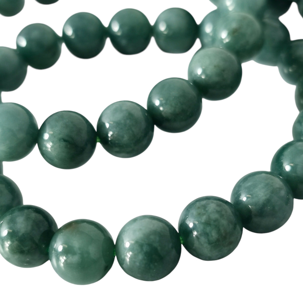 Jadeite bead bracelet from Guatemala – beads, close view