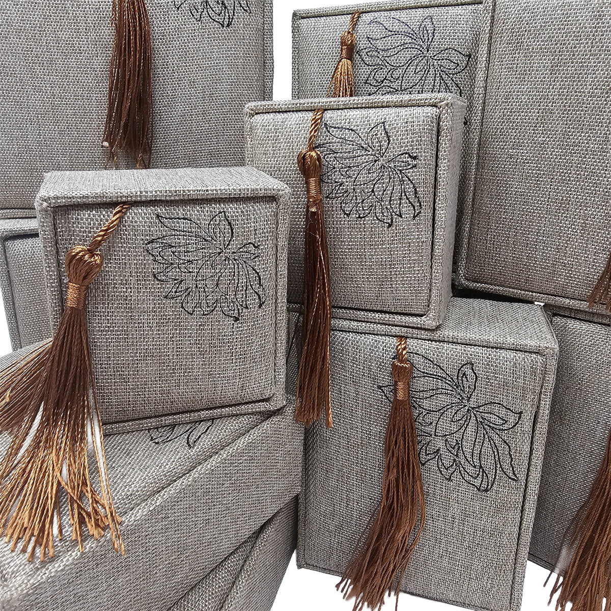 Linen Jewelry Box with Tassle - China
