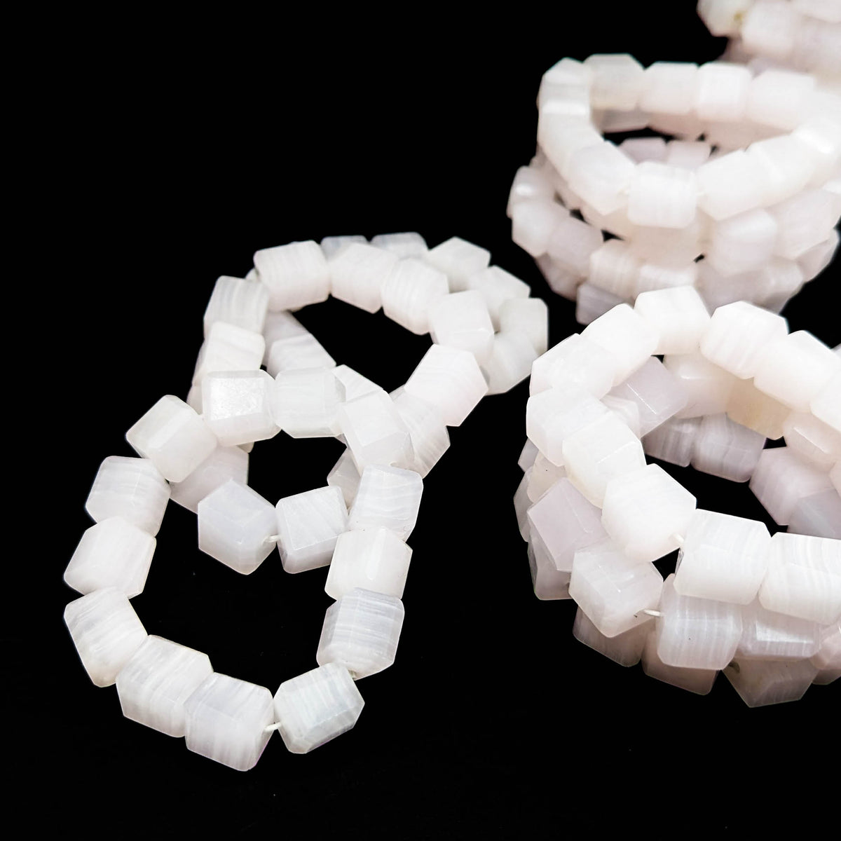 Mangano Calcite bead bracelet.