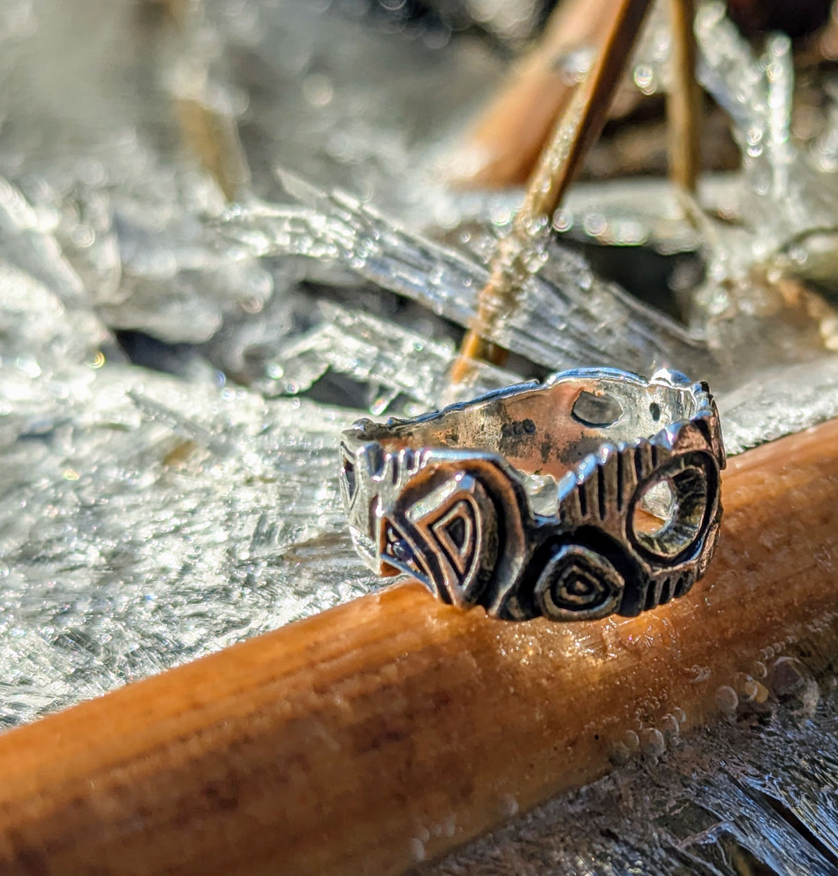 Monoceros free flow ring.