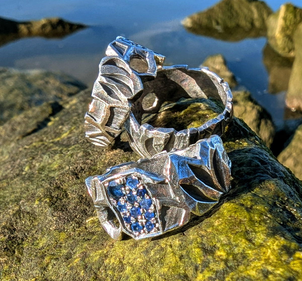 Volans free flow ring in sterling silver.