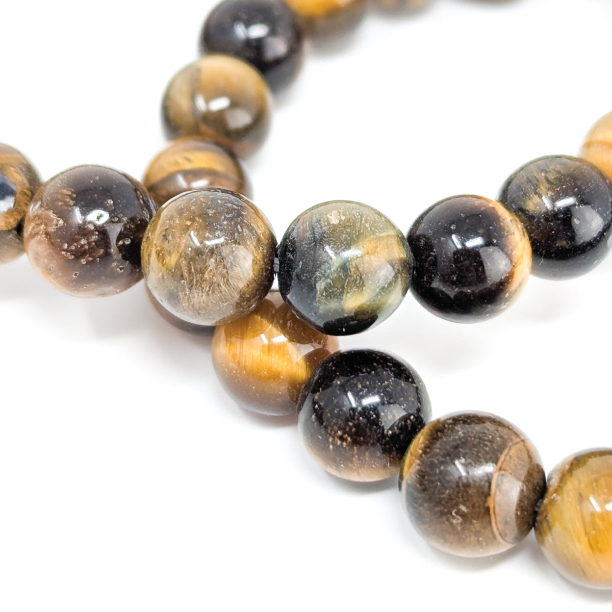 Tiger's eye bead bracelet from South Africa – beads, close view