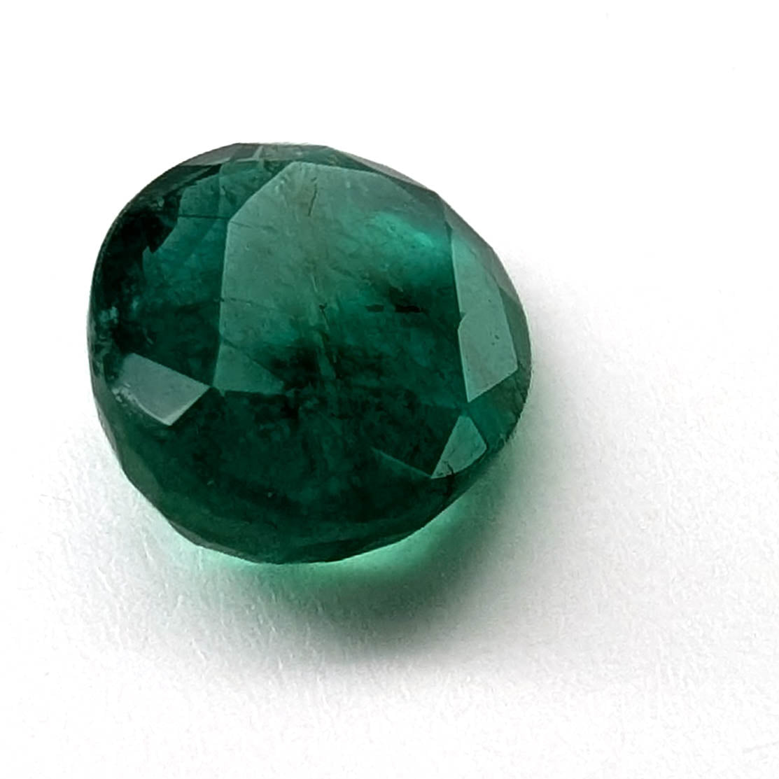 Emerald faceted oval cut gemstone, 3.15ct, alternate angle, view 6 of 13