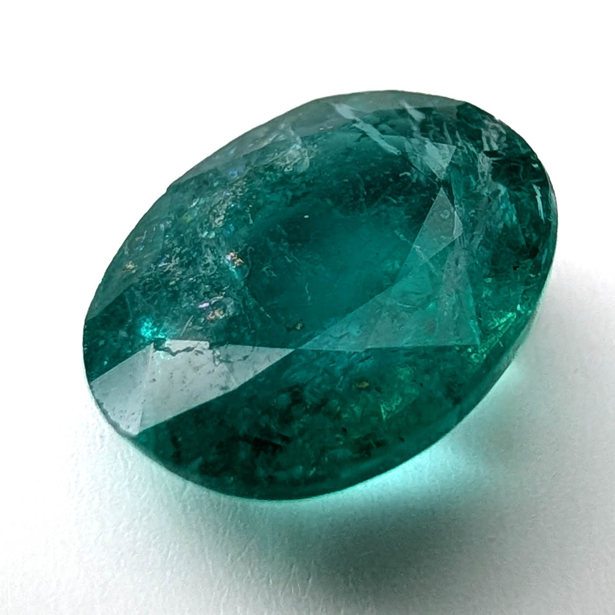 Emerald faceted oval cut gemstone, 3.55ct, alternate angle, view 5 of 9