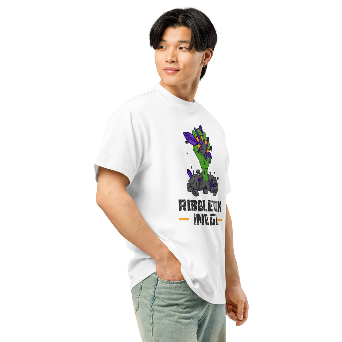 Men’s box tee with the classic logo.