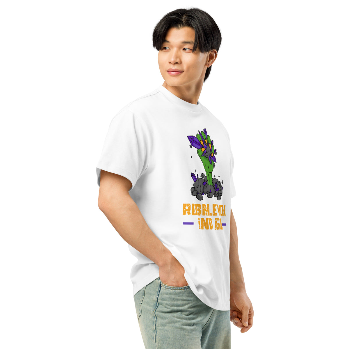 Men’s box tee with the classic logo.
