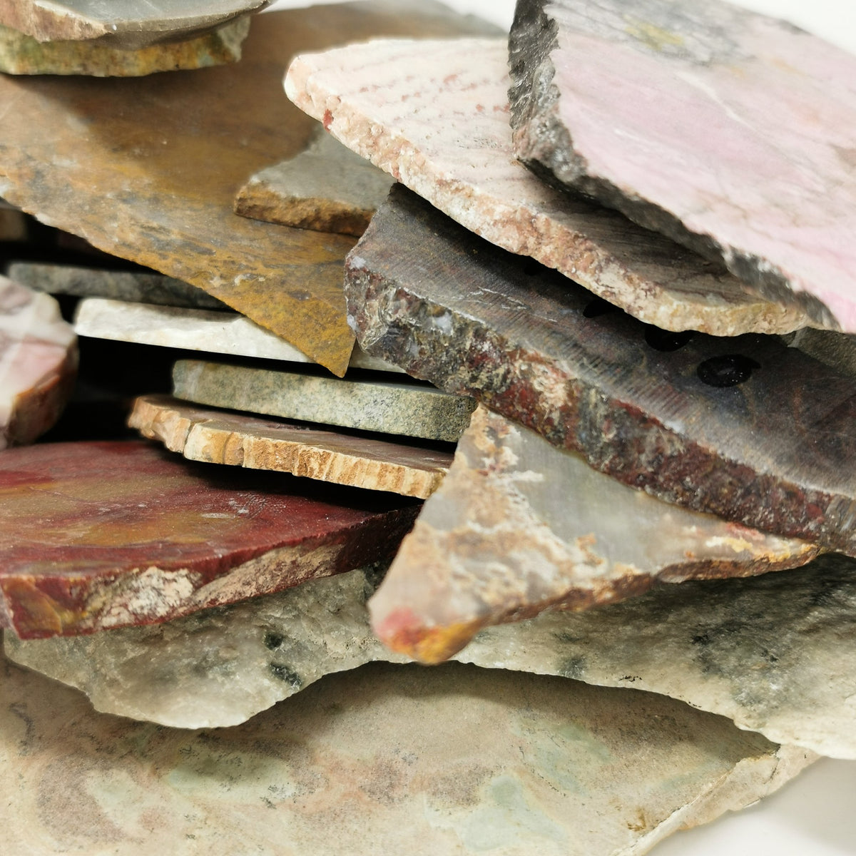 Lapidary slab, assorted agate and jasper – slabs, close view