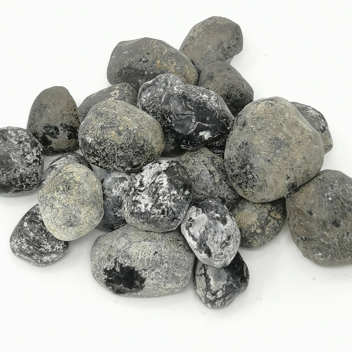 Apache tear from Arizona – pile of nodules