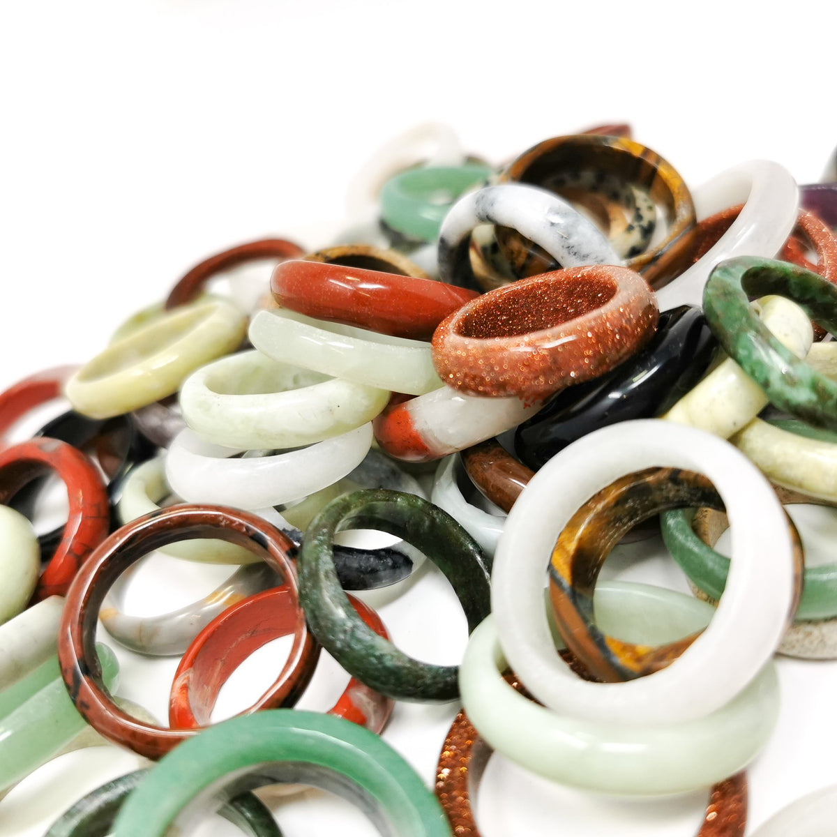 Gemstone ring – scattered rings