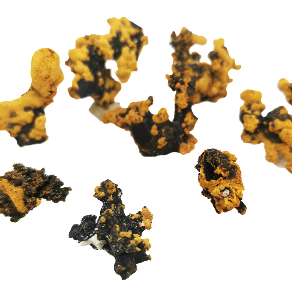 Romanechite on goethite from Hungary – scattered specimens