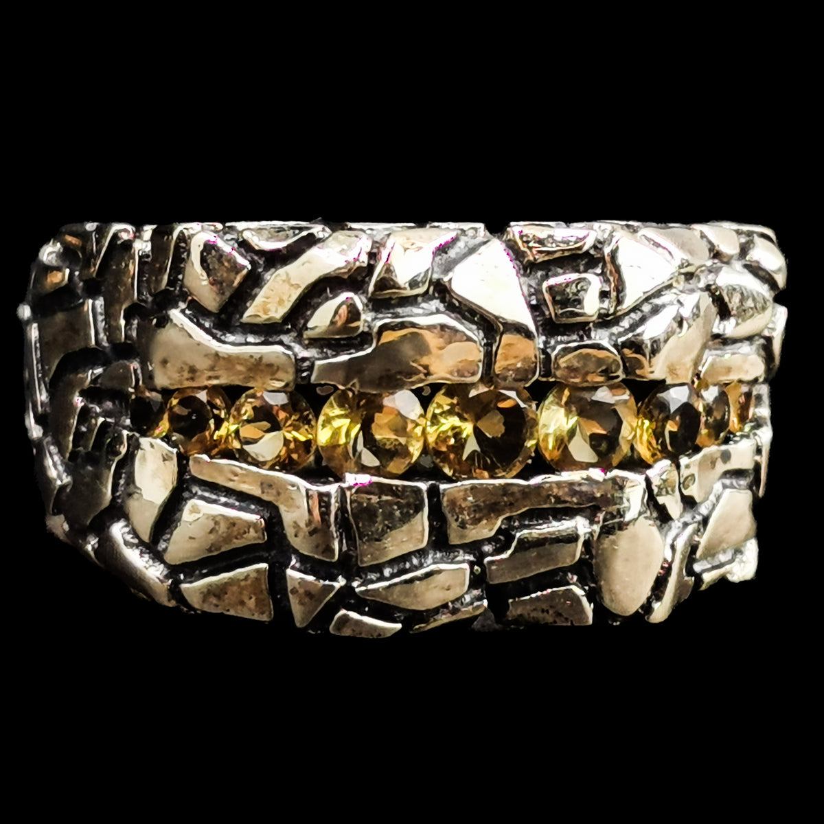 Giraffe ring in solid 10k yellow gold with Citrine.
