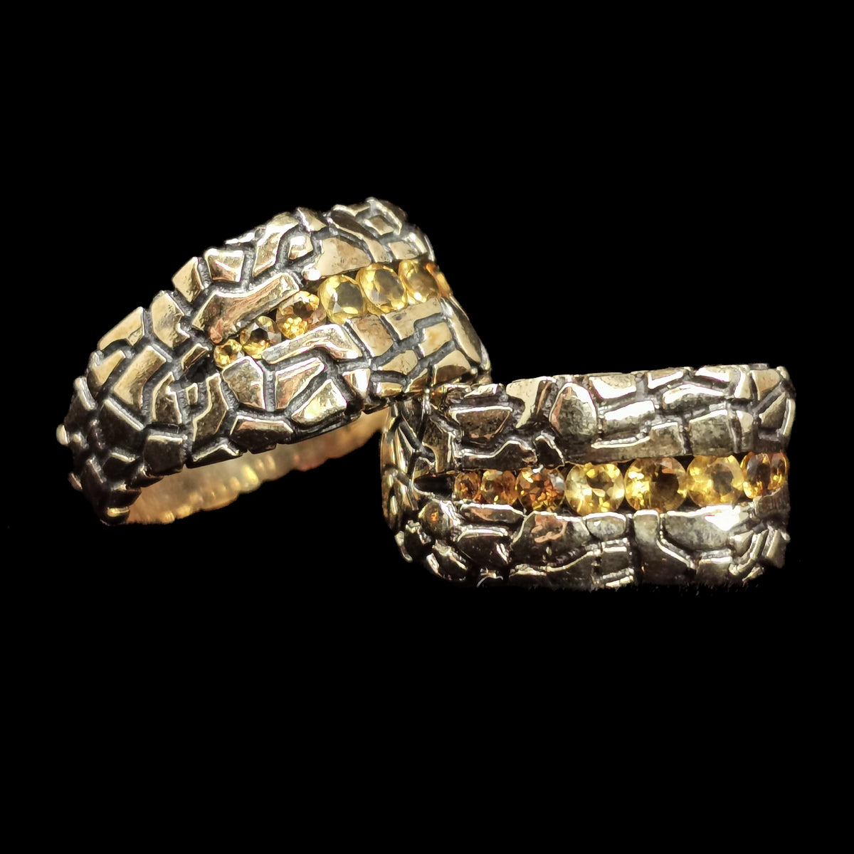 Giraffe ring in solid 10k yellow gold with Citrine.