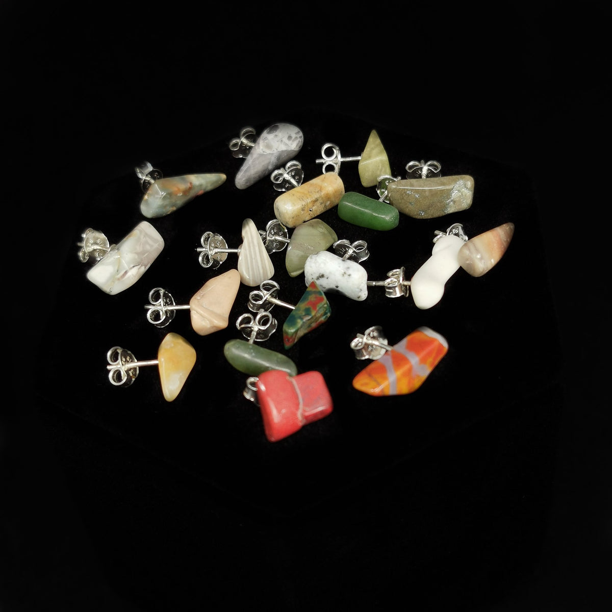 Chip Stud earring (single).