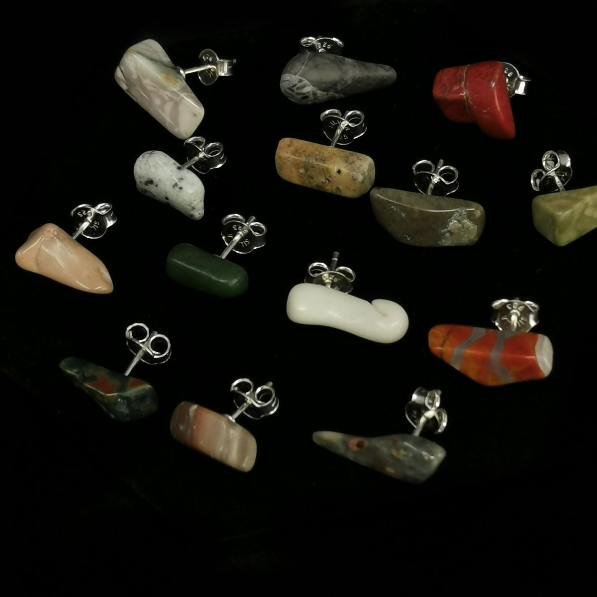 Chip Stud earring (single).