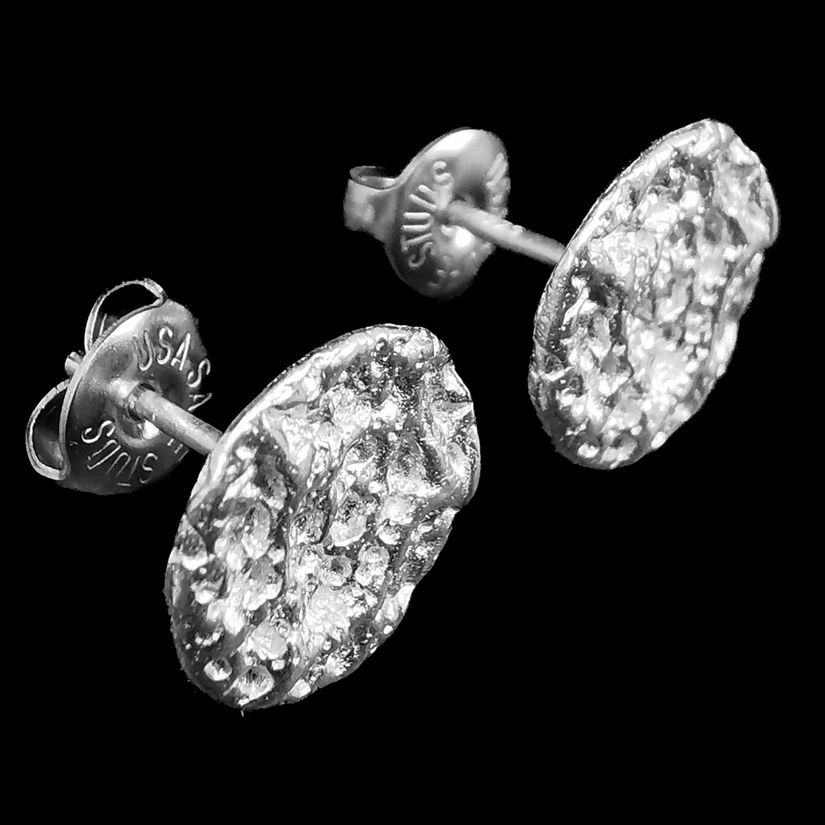 Goopies Stud earring in sterling silver.