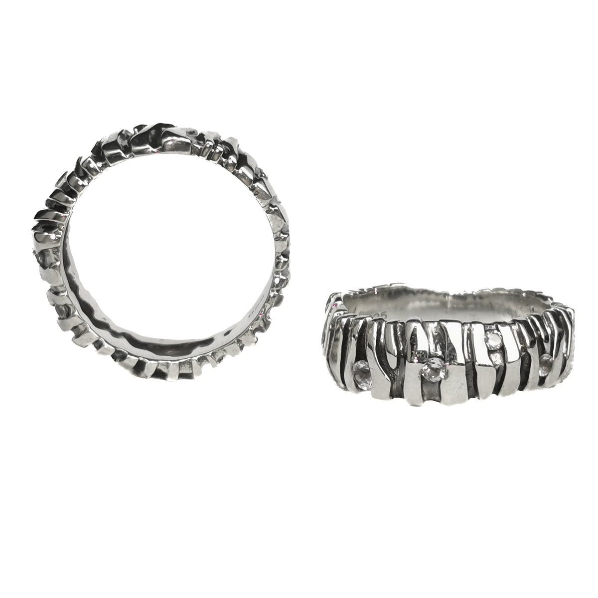 Zebra ring in sterling silver with 5 diamonds.