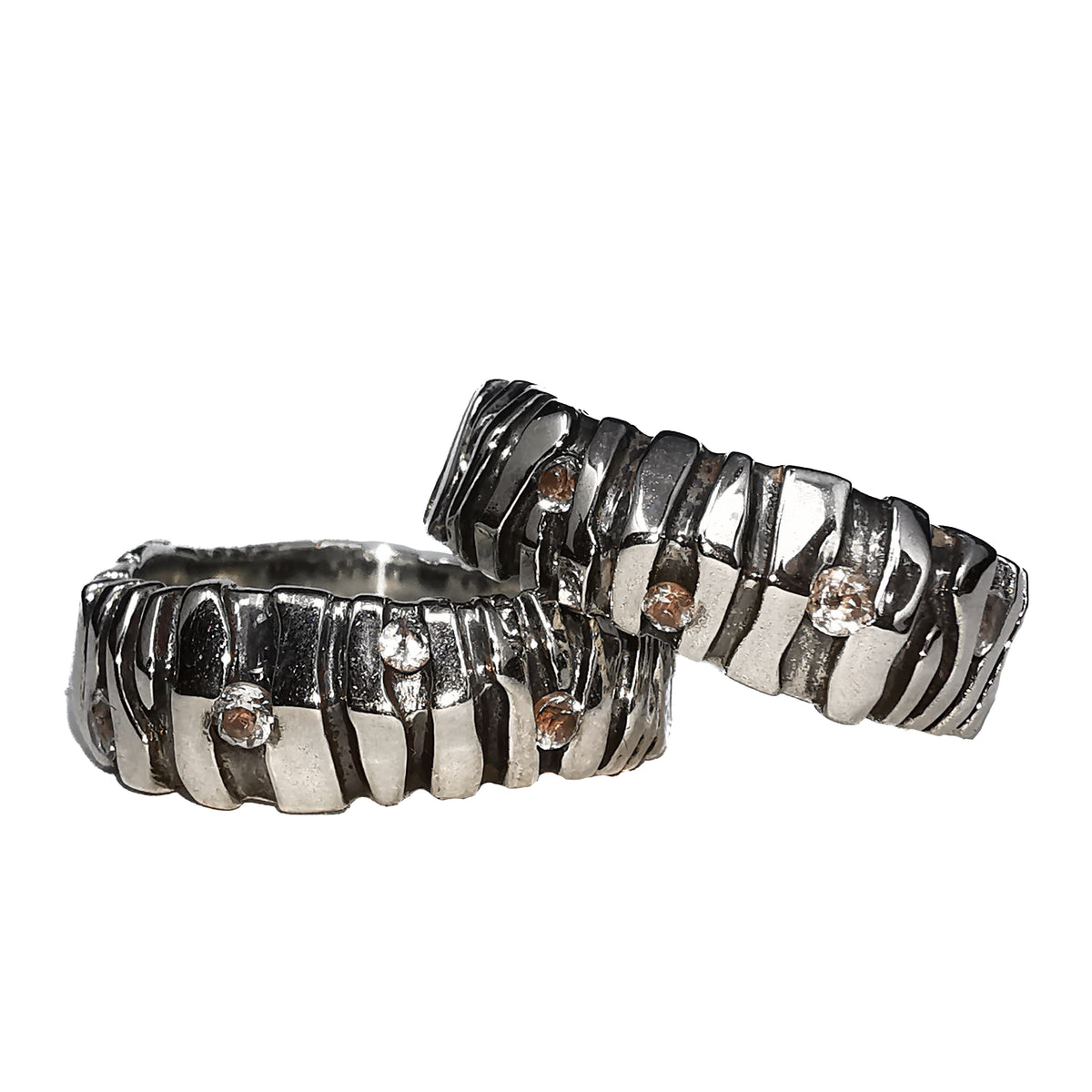 Zebra ring in sterling silver with 5 diamonds.