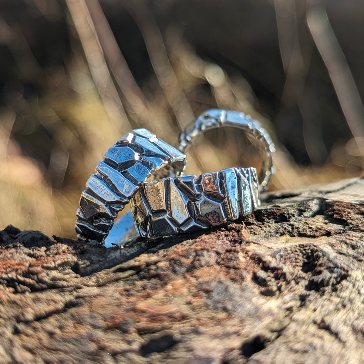 Anahit organic ring: rings in sunlight