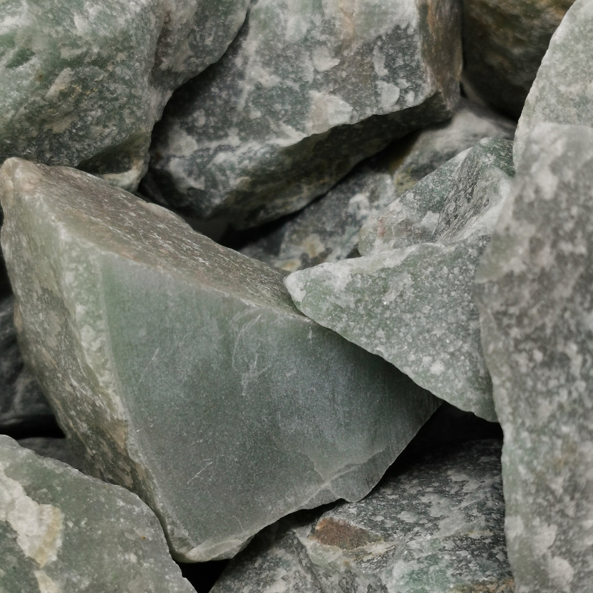Aventurine rough from Bahia, Brazil, cutting-grade lapidary rough with almost no flaws or cracks