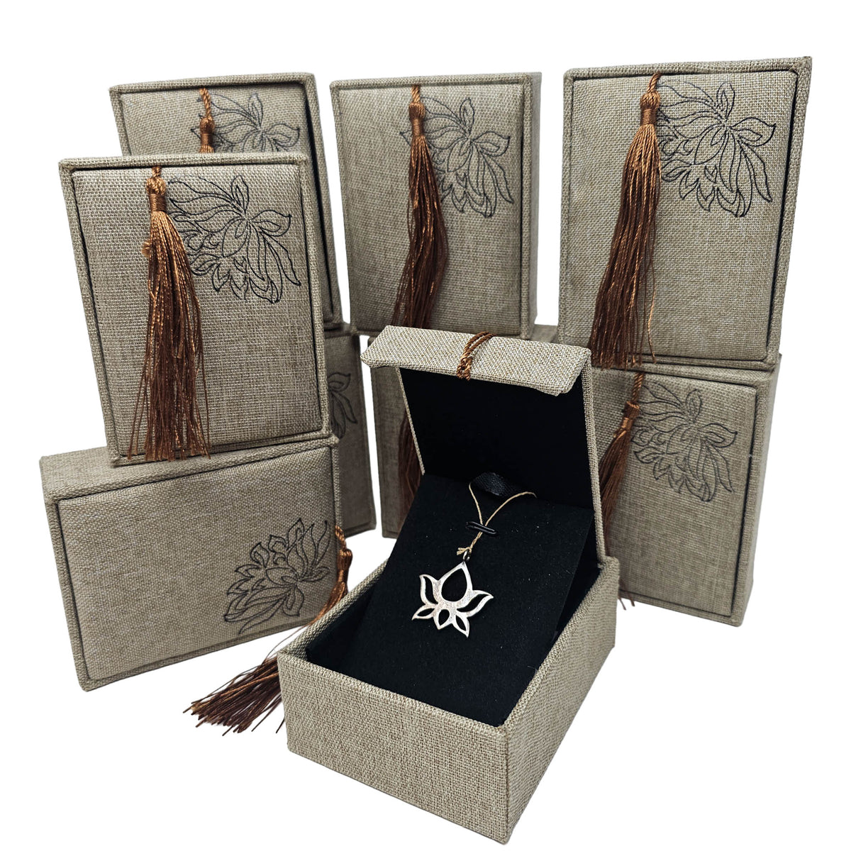 Linen Jewelry Box with Tassle - China