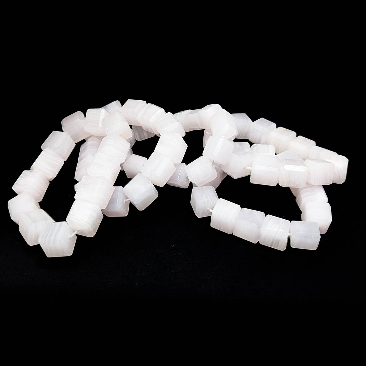 Mangano Calcite bead bracelet.
