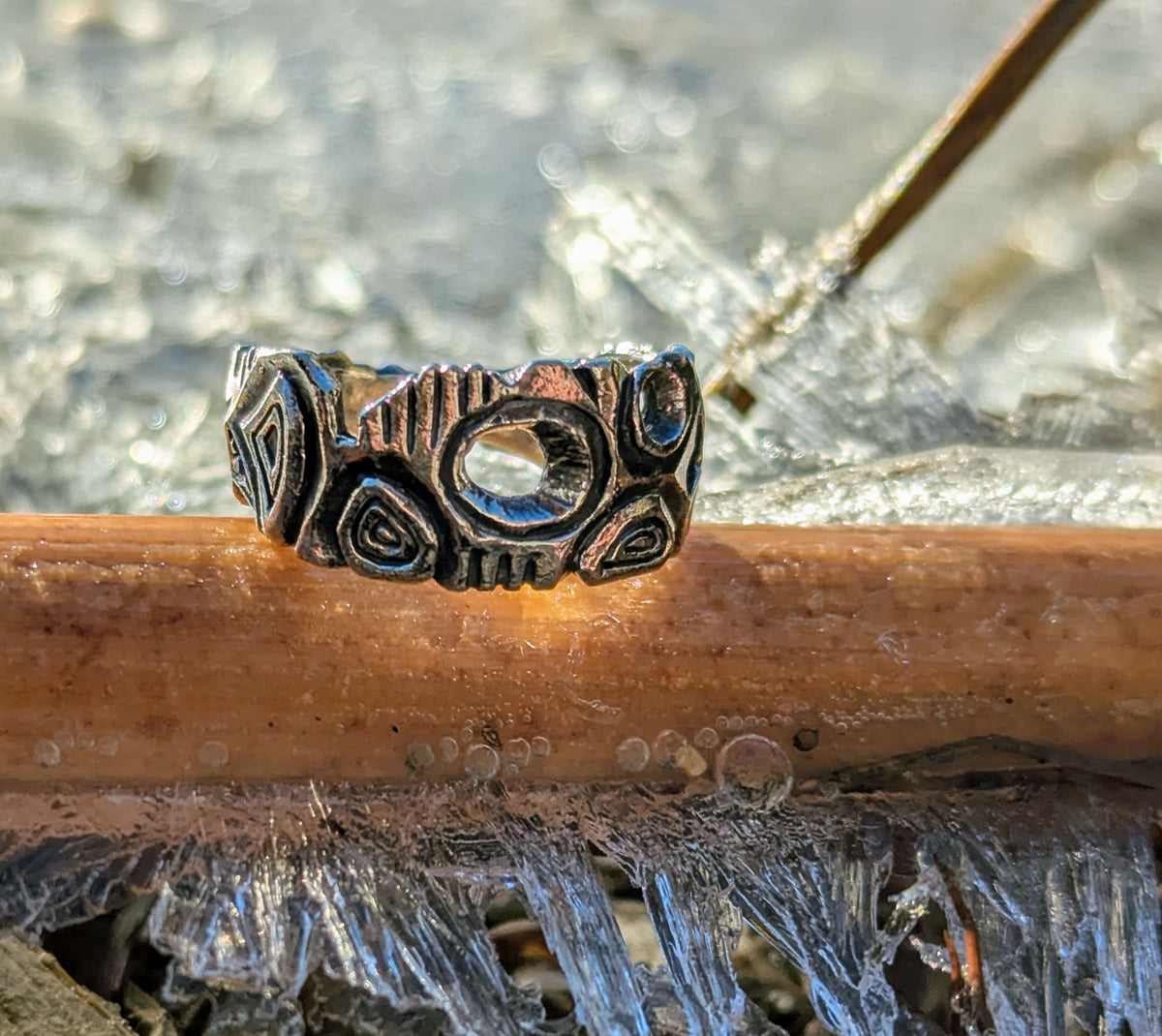Monoceros free flow ring.