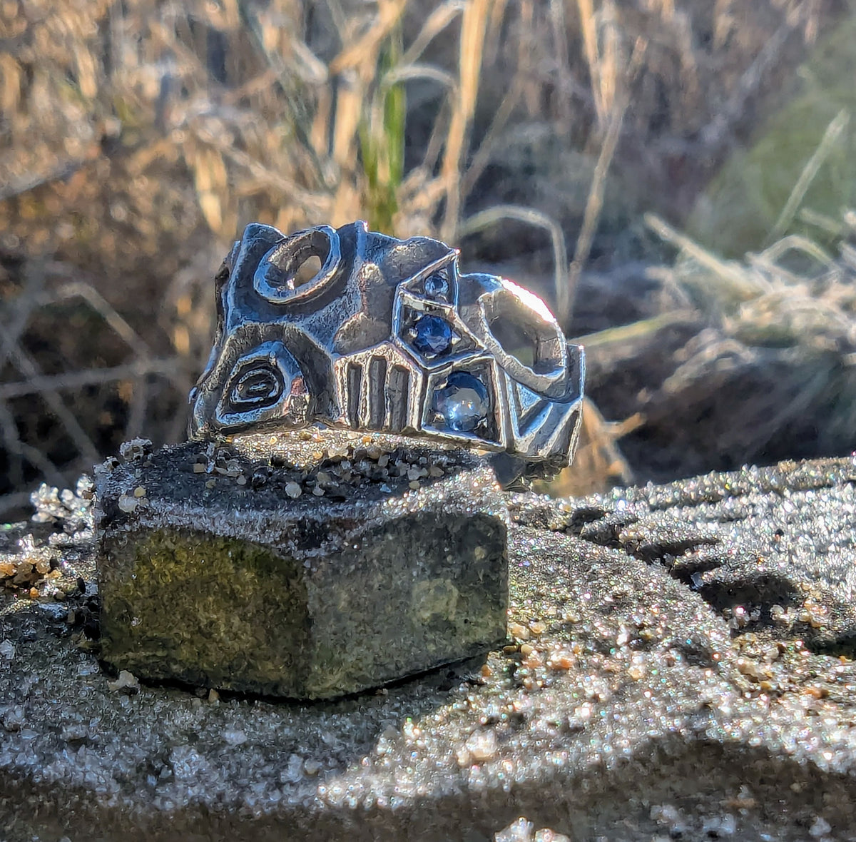 Monoceros free flow ring.