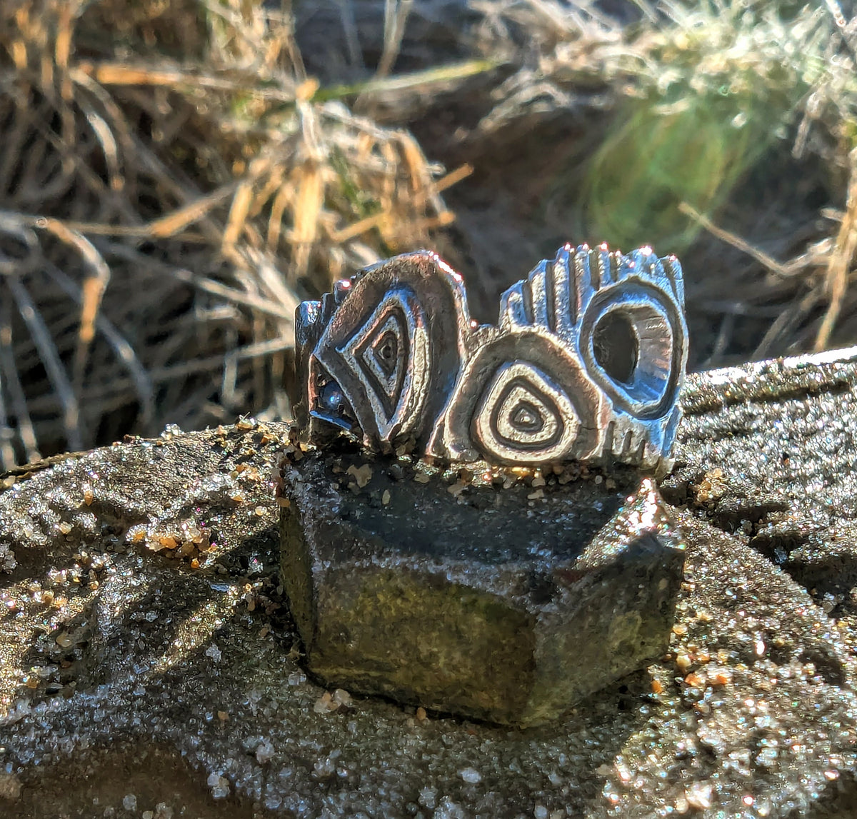 Monoceros free flow ring.