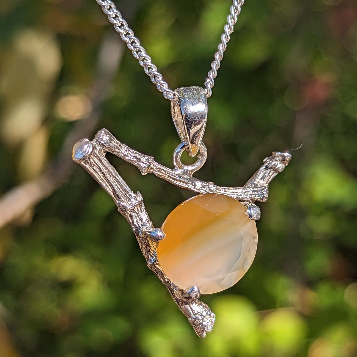 Twig and BC agate pendant in sterling silver – pendant on chain, front