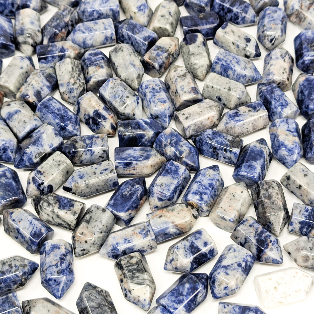 Sodalite mini tower from Brazil – heap of towers