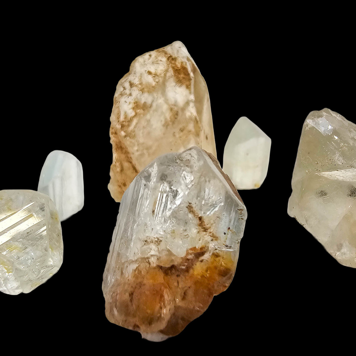Topaz crystal from Nigeria – spread of crystals, close view