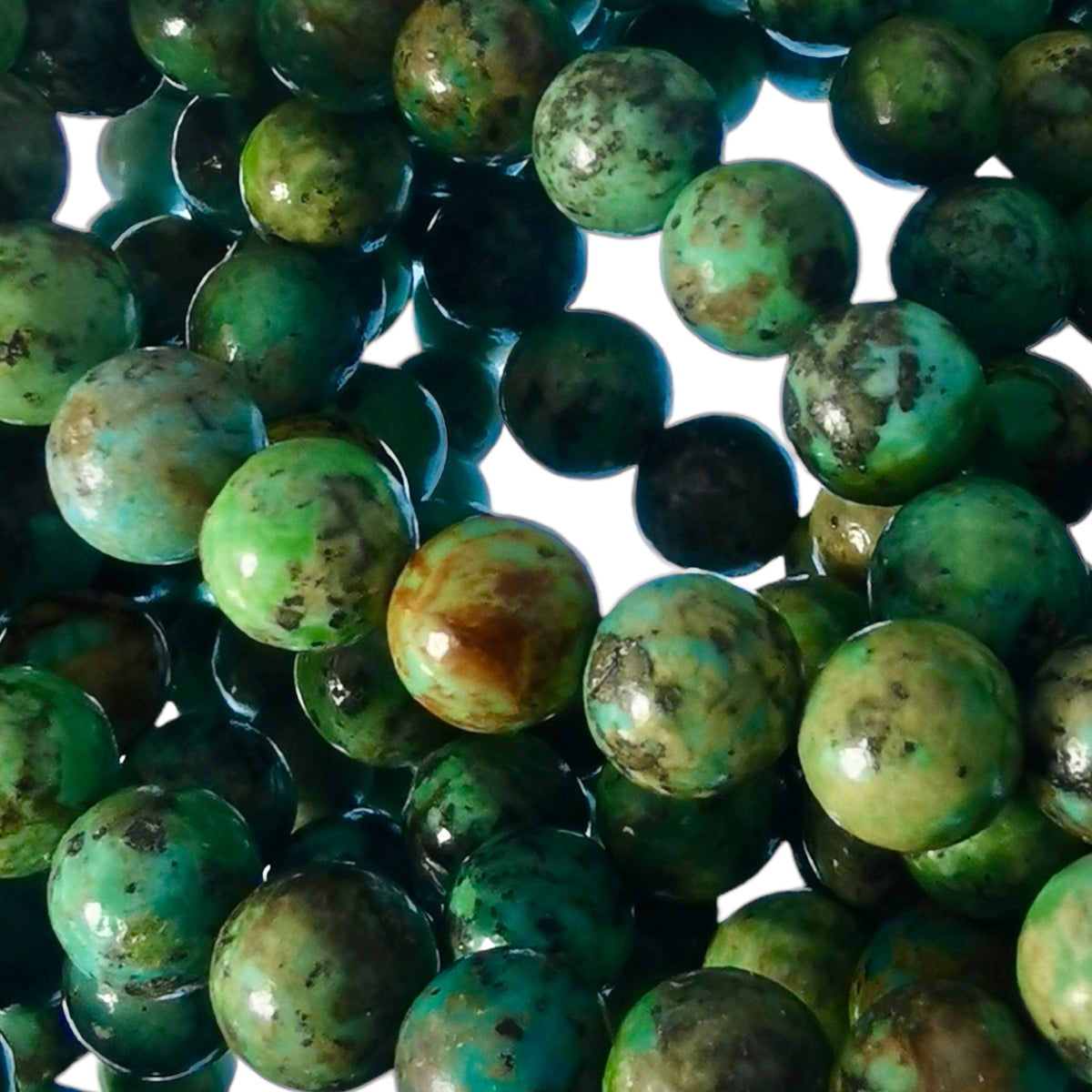 Turquoise round bead bracelet – beads, close view