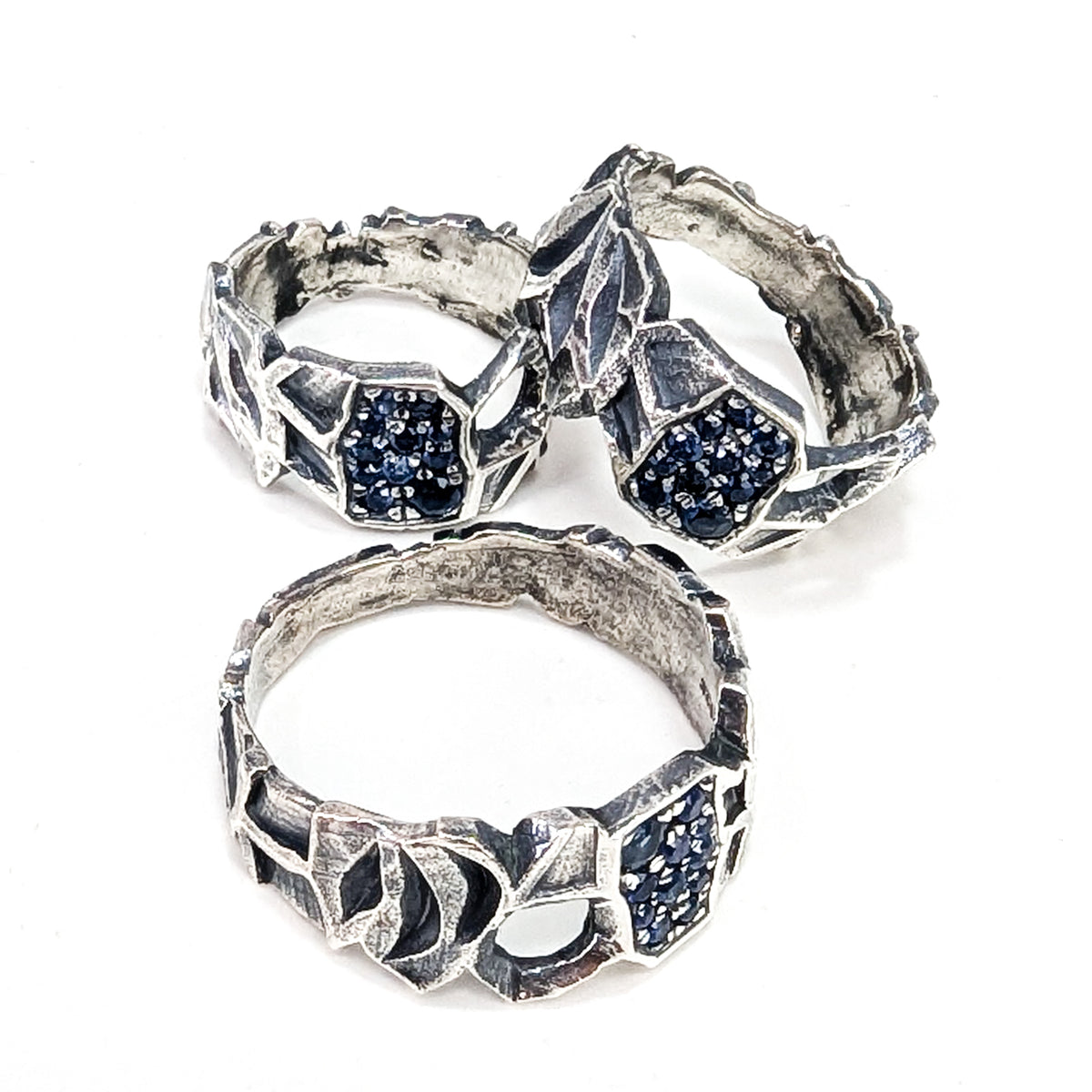 Volans free flow ring in sterling silver.