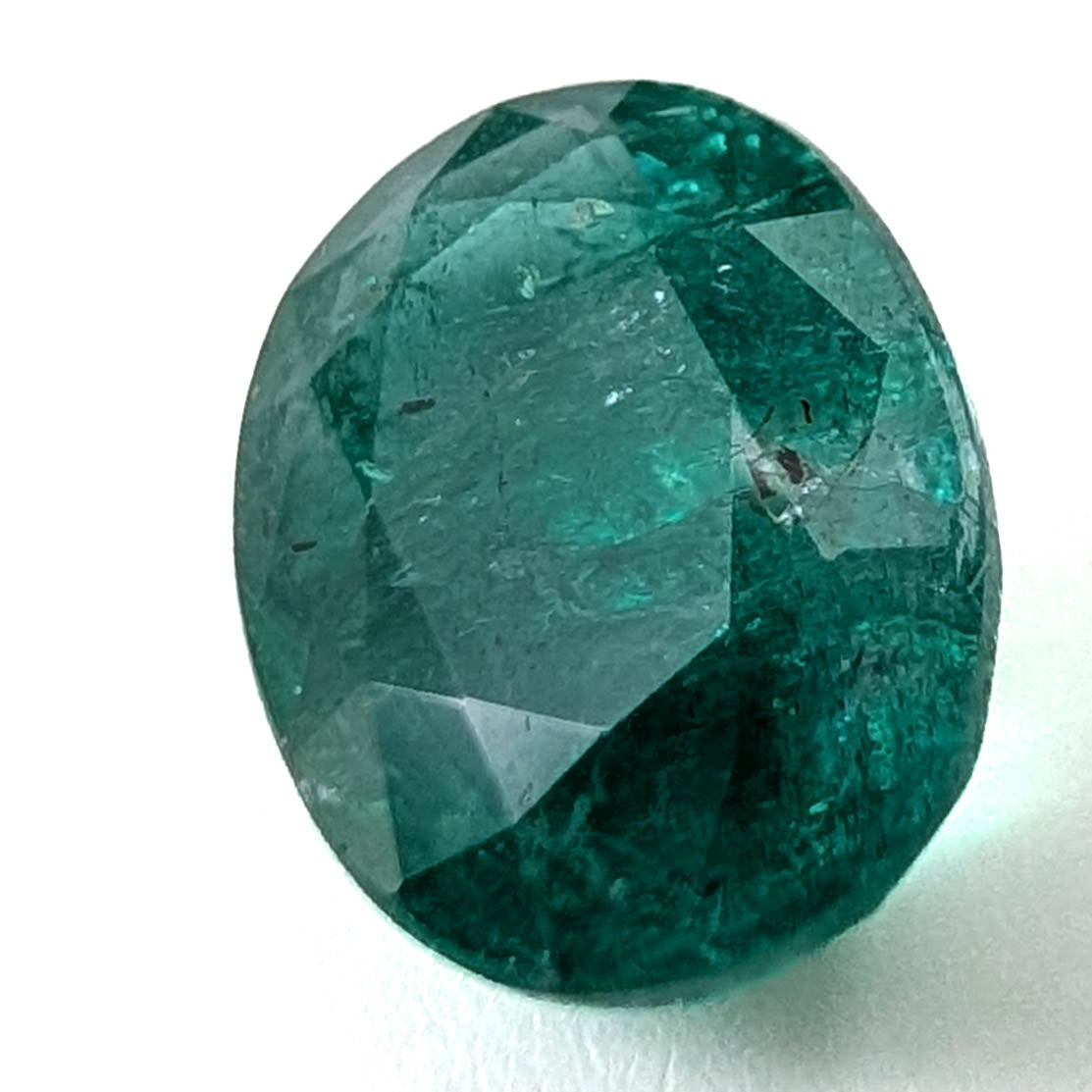 Emerald faceted oval cut gemstone, 2.45ct, alternate angle, view 13 of 18