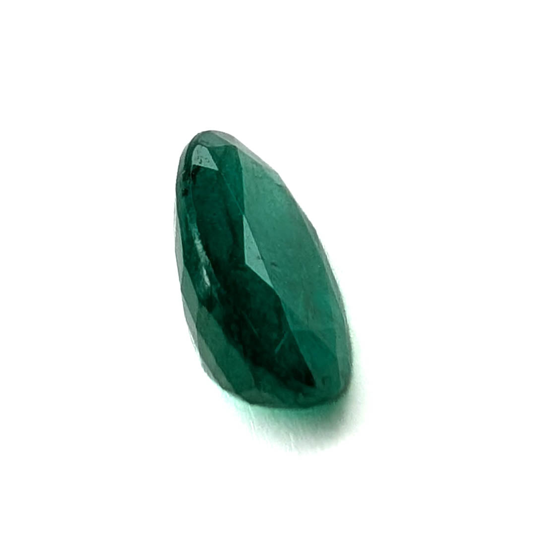 Emerald faceted oval gemstone, 1.92ct, end-on profile, view 9 of 12