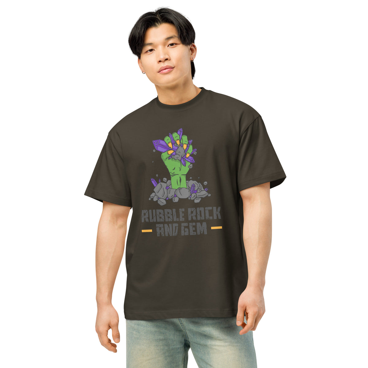 Men’s box tee with the classic logo.