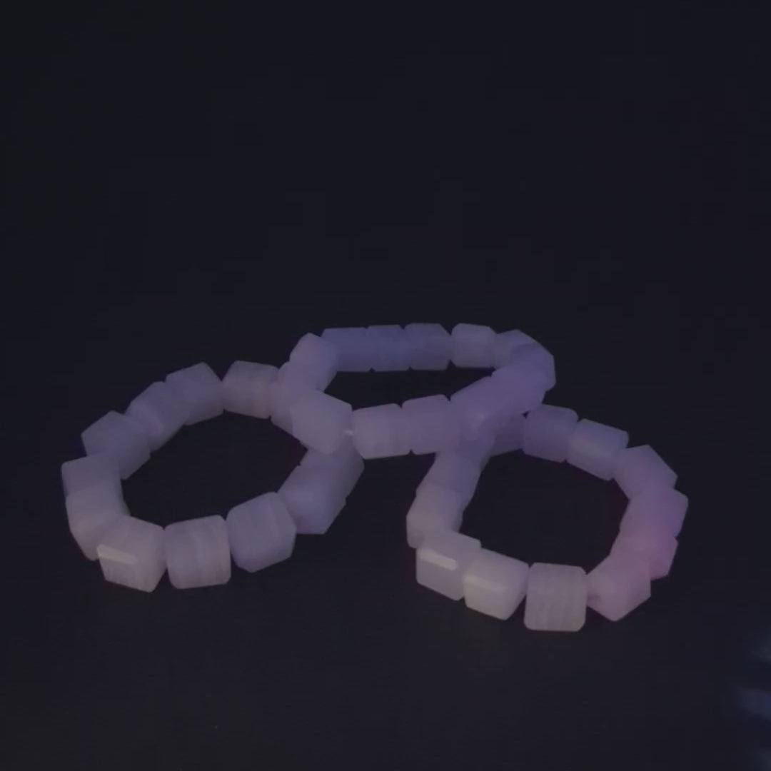 Mangano Calcite bead bracelet.