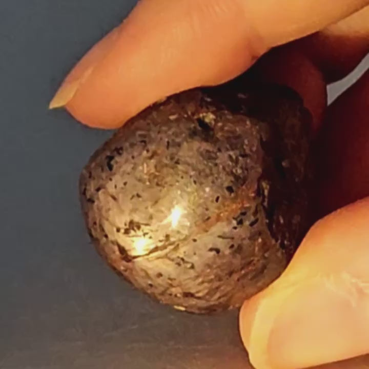 Star Ruby - Mineral - India - Root Chakra - Star effect
