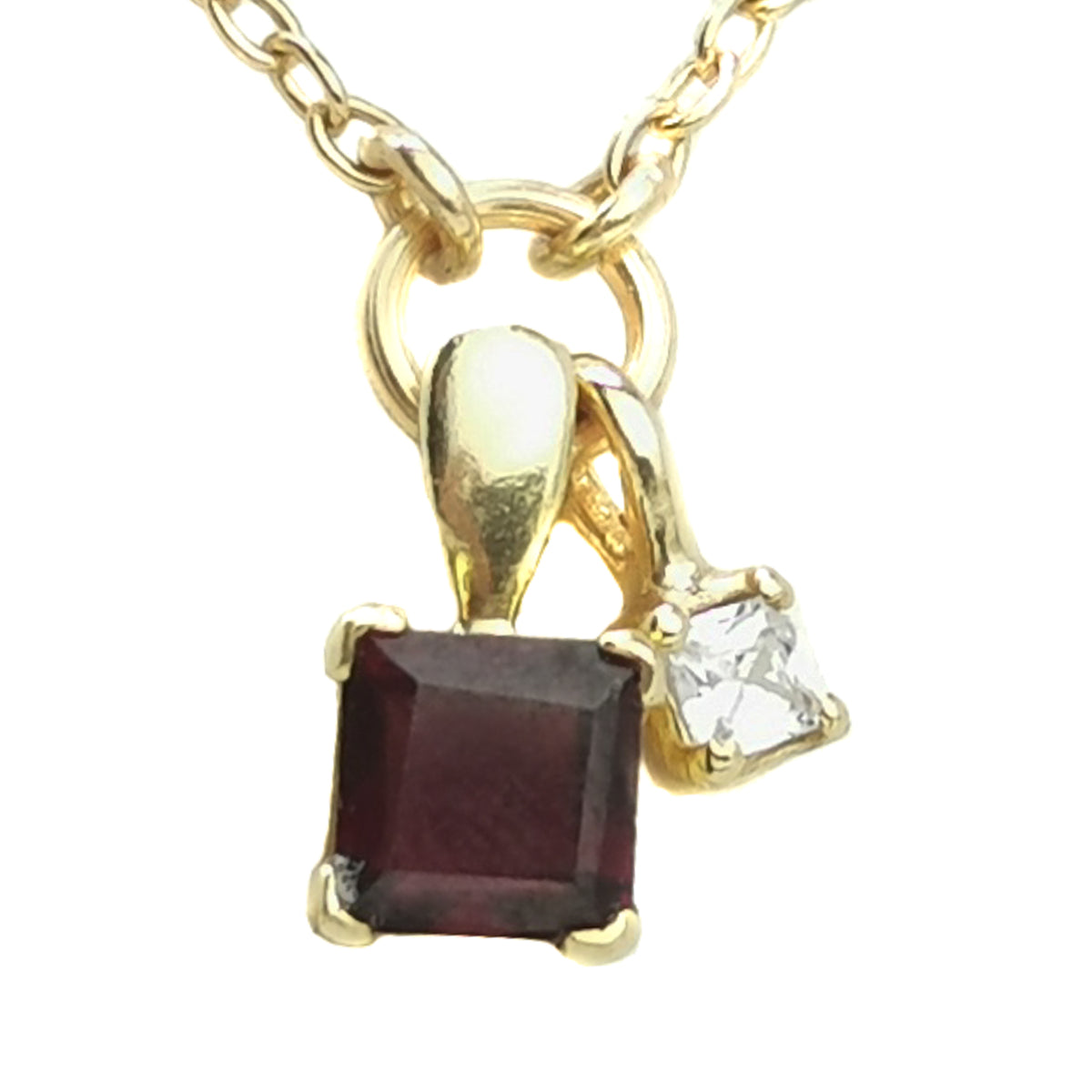 10kt gold plated princess cut pendant – garnet pendant, close up
