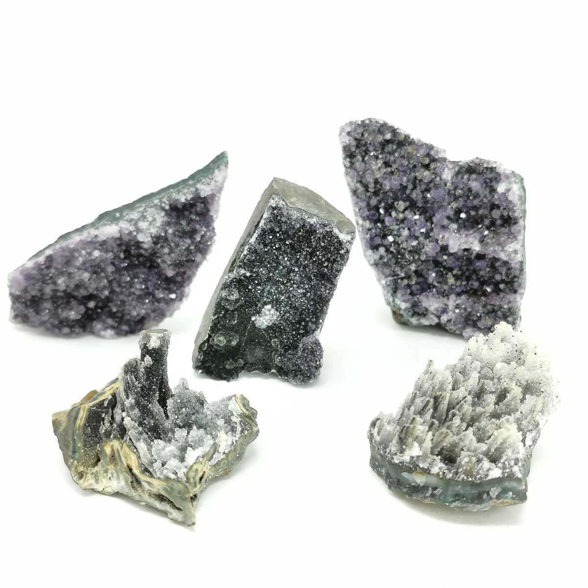 Black amethyst druzy from Uruguay – scattered specimens