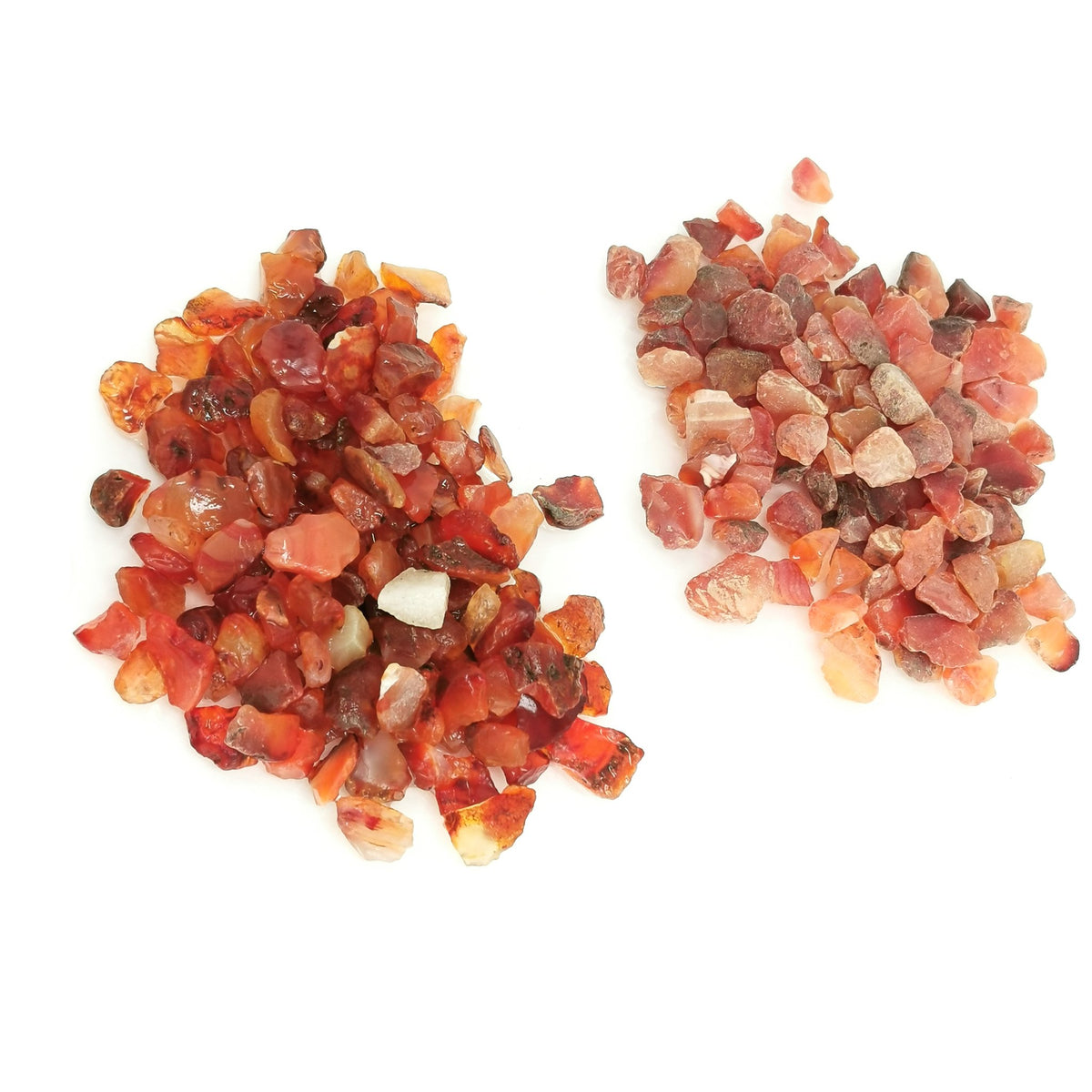 Carnelian chips rough, a variety of chalcedony.