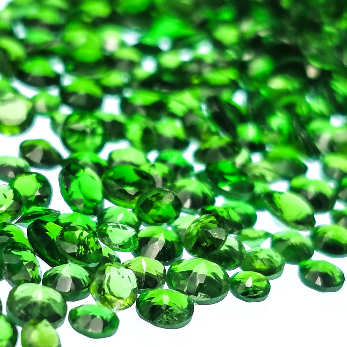Chrome Diopside facet.