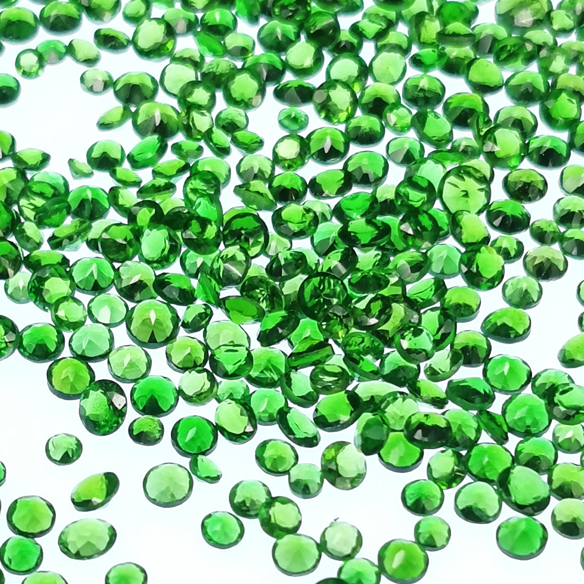 Chrome Diopside facet.