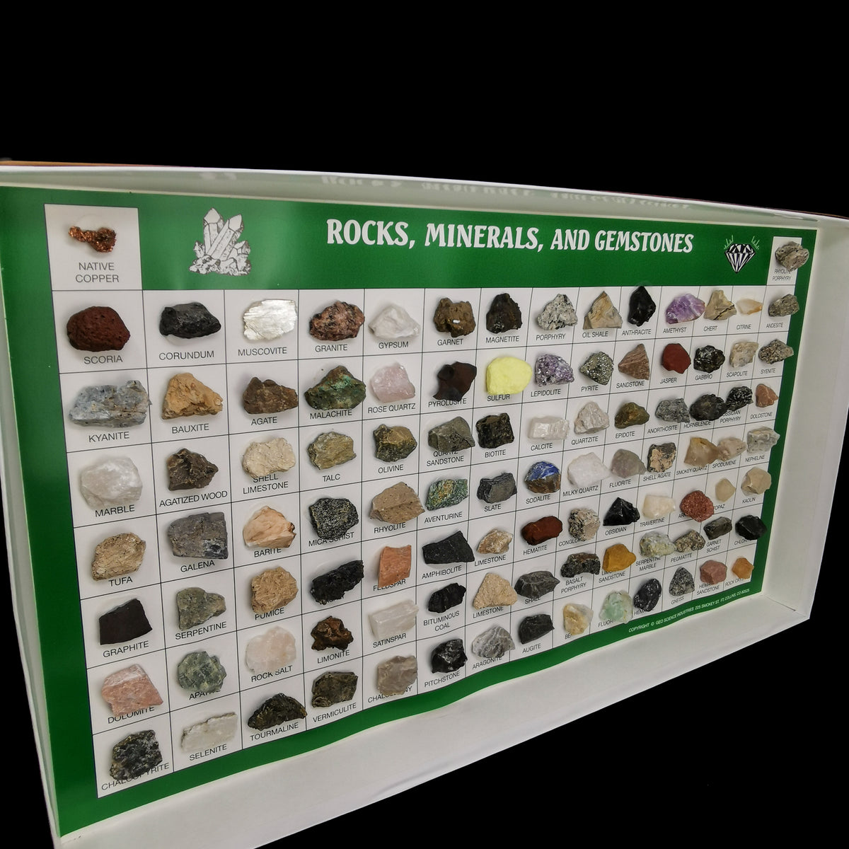100 pieces mineral set.