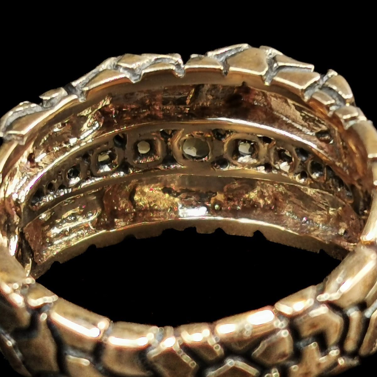 Giraffe ring in solid 10k yellow gold with Citrine.